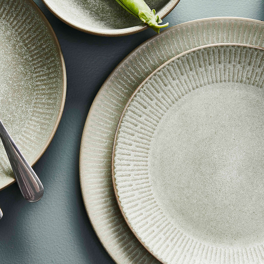 Relief Frühstücksteller D22 cm Steingut grün